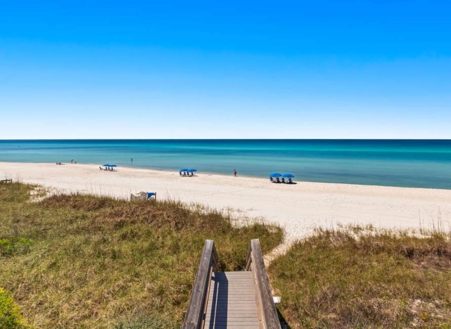 Luxury villa with infinity pool