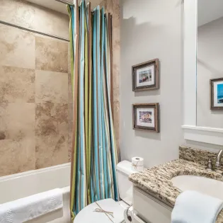 11 coral cottage 84 primary bathroom1