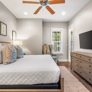 5.2 coral cottage 84 primary bedroom