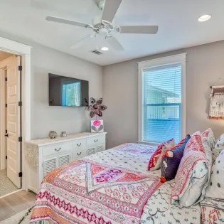 7.2 daydream believer  seagrove  13 primary bedroom2