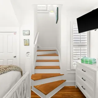 86 sea47 carriage house only new pics june 2025