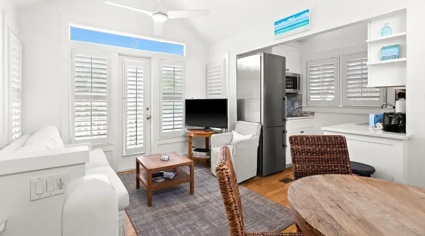 87 sea47 carriage house only new pics june 2025
