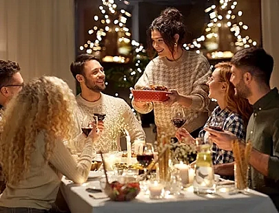 thanksgiving dinner table