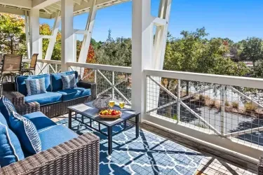 gallery trigger main image 52lake front serenity